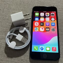 Apple iPhone SE 3rd Generation Black Year 2022 with 64gb Unlocked 