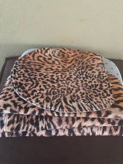 New 4 Piece Leopard Print Bathroom Set