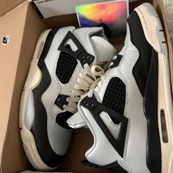 Jordan 4 Retro (GS)  Big Kids' Shoes Pure Platinum/Metallic Gold, Size 7