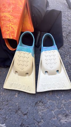 Yucca fins both pairs 80