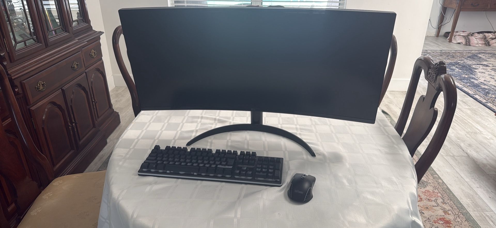 32x 14 inch monitor