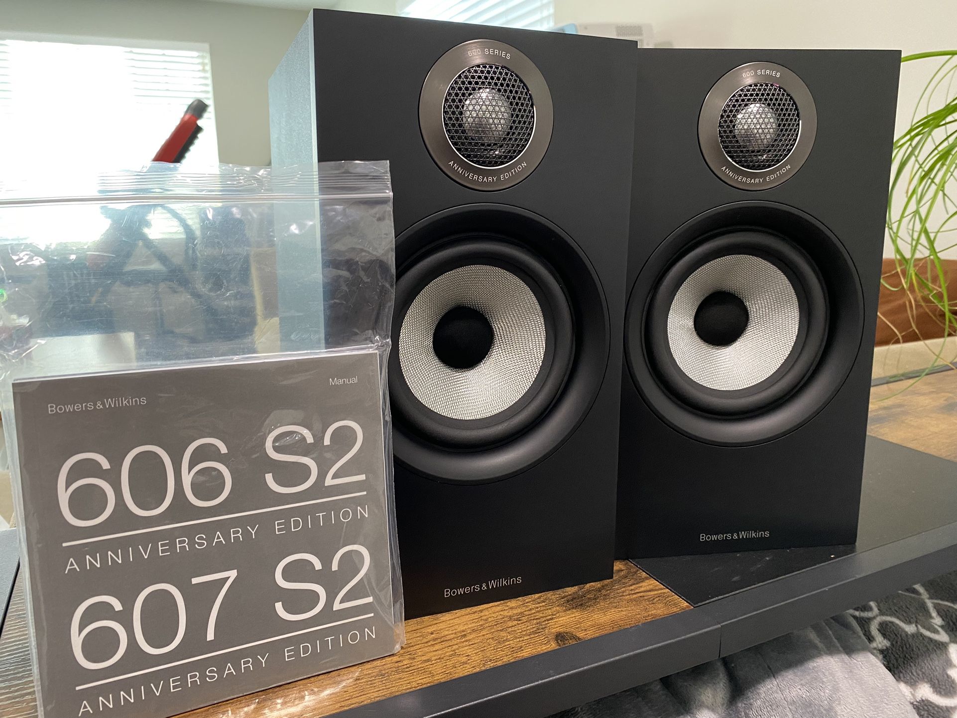 Bowers & Wilkins 607 S2 Speakers