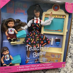 NIB, Vintage Mattel 1995 Teacher Barbie with 2 Students 