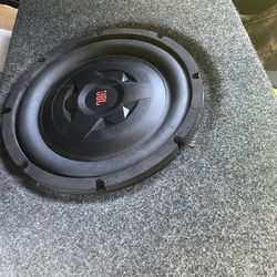 Amp and sub jbl 12 inch sub slim box truck box