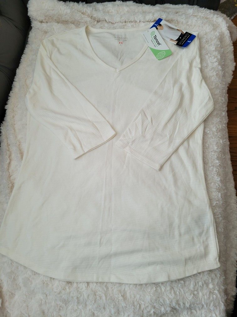 Segments shirt made in Canada
. Women's