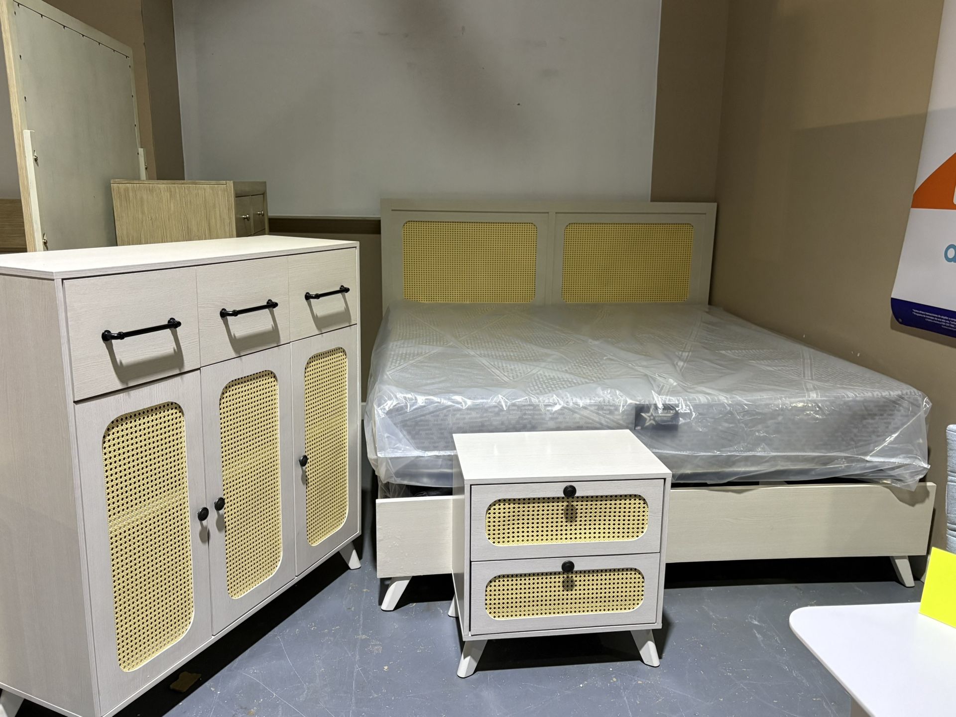 New King Size Bedroom Set