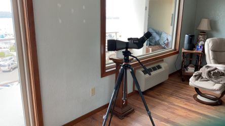 Telescope/spotting scope with tripod