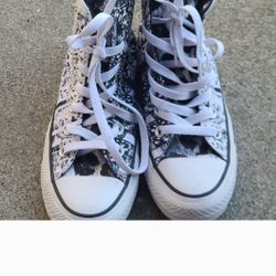 Kids Size 5 CONVERSE 