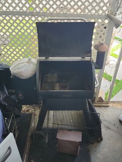 Tragers, smoker.