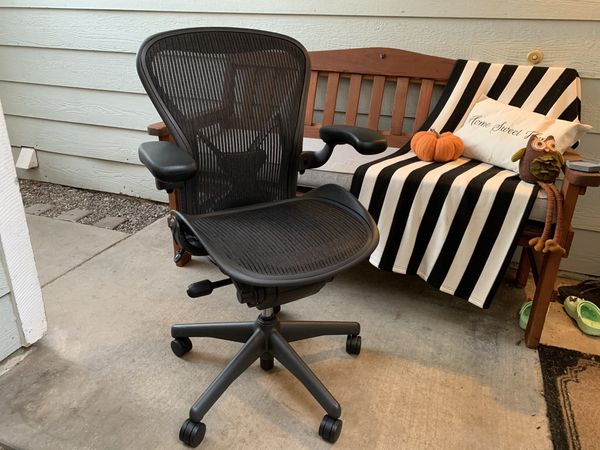 Herman Miller Aeron Classic Graphite - Size B for Sale in Laguna Beach, CA - OfferUp