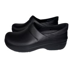 Crocs Slip Resistant Shoes Neria Pro II Clogs, Nurse Shoes, Work Shoes Women’s 7