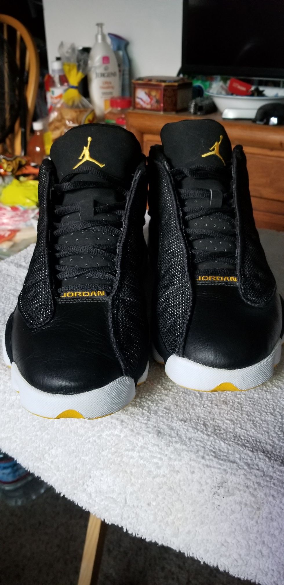 Jordan 13 Low size 9.5 BLK-MAIZE