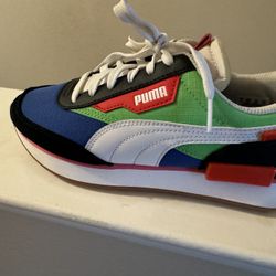 PUMA Women's Size 4