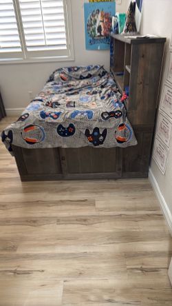 Twin size bed