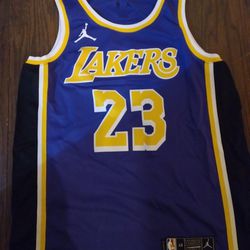 Lakers Lebron Jersey 23 Sz 48