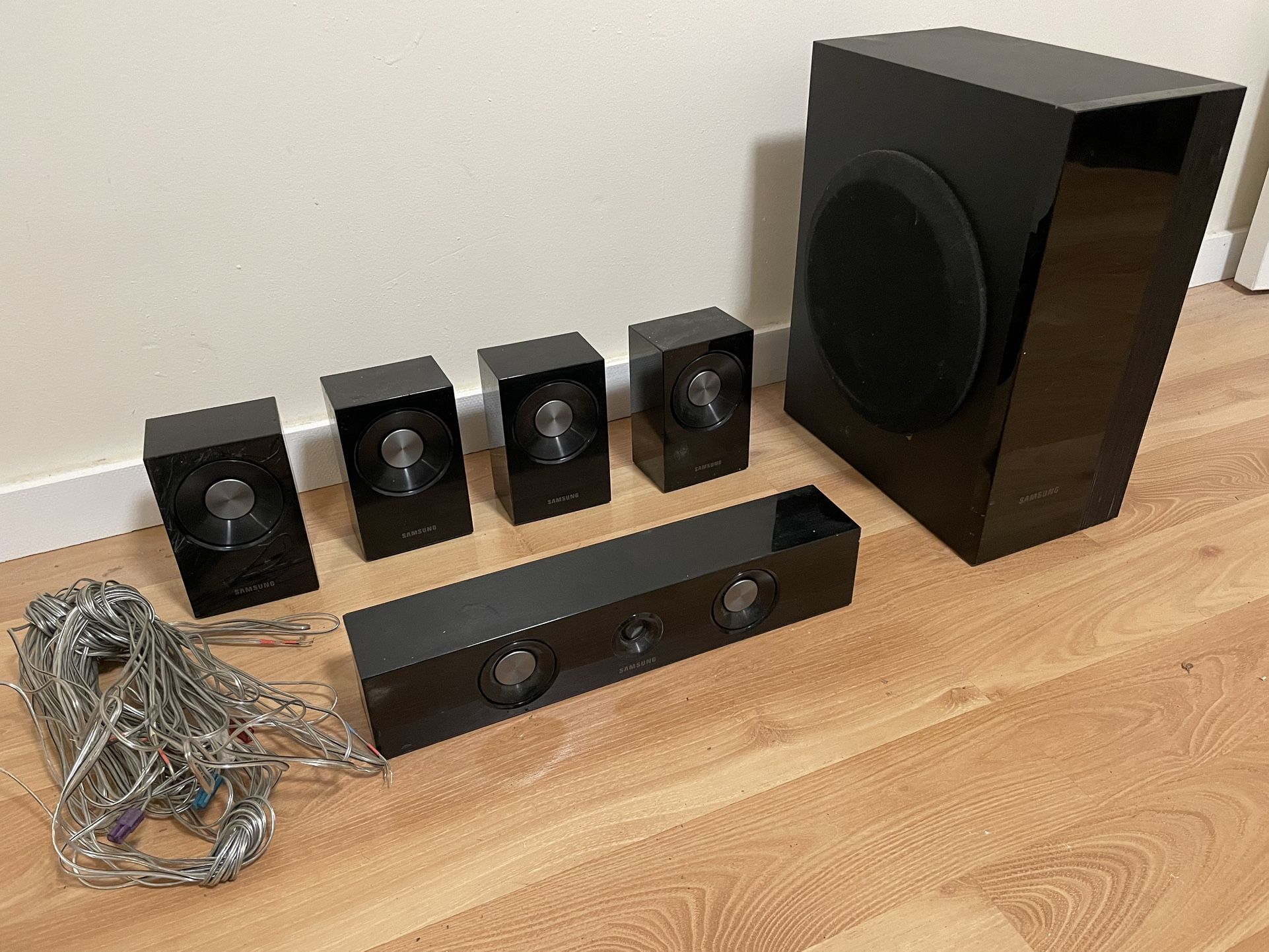 Samsung PS-DS2 Surround 6pc. Sound Speaker System