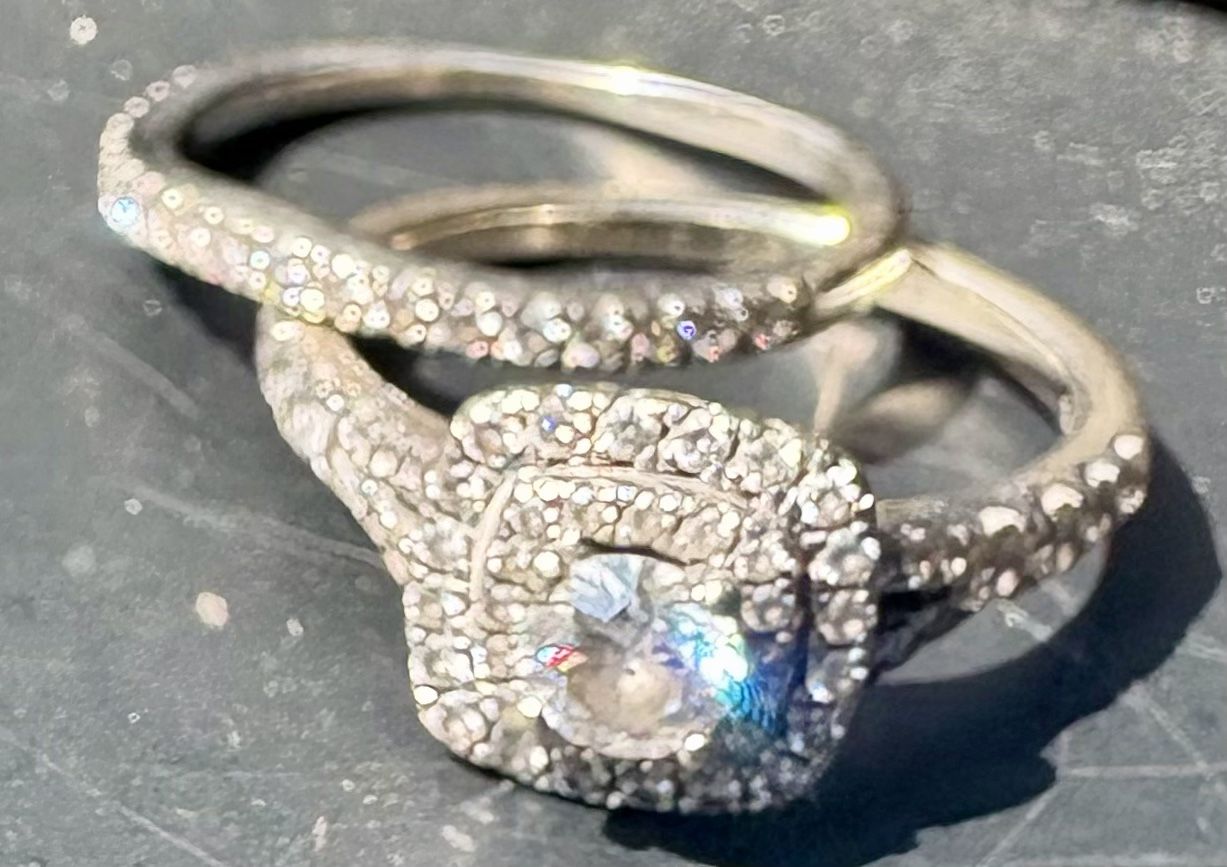 The Leo First Light 14K White Gold Diamond Ring Set