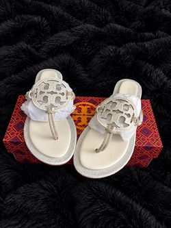 New Tory Burch Sandals Size 7.5 - White 🤍