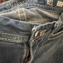 Jeans: Miss me, Nine West, Earl