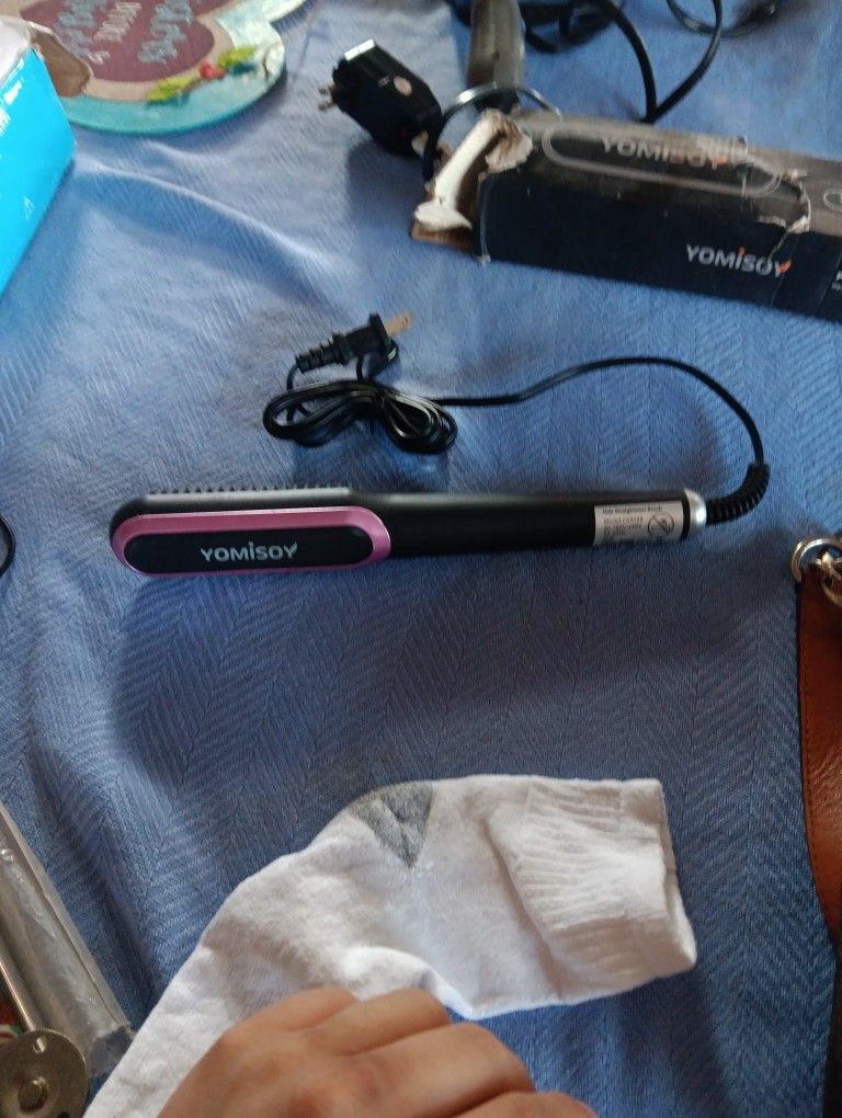 Yomisoy Hair Straightener Brush 