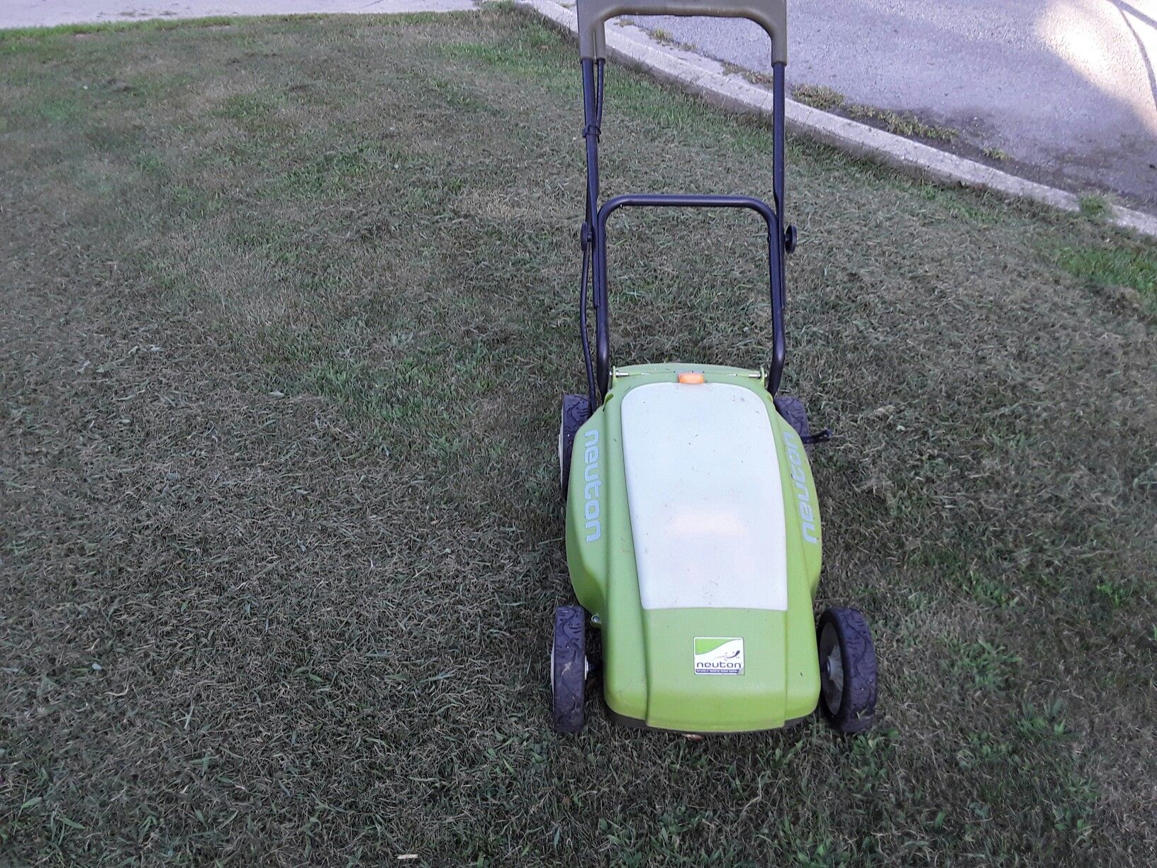 Newton lawn mower electric for Sale in Streamwood, IL OfferUp