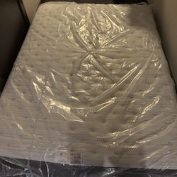  Beautyrest Silver BR900 Extra Firm Mattress