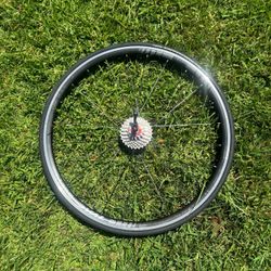 Oval Concepts 327 700c clincher Road Bike Wheel Set