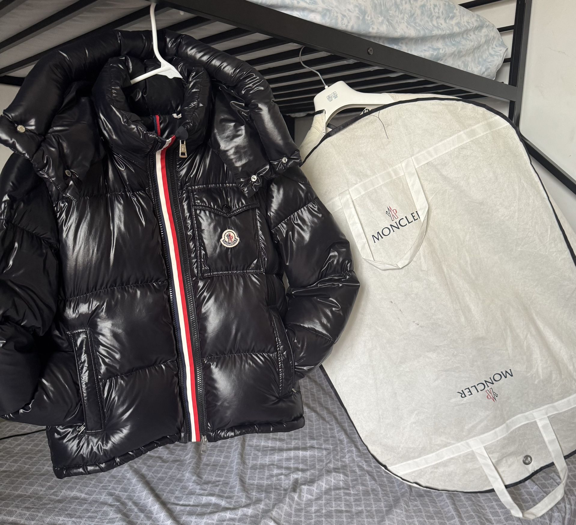 Black Montbeliard Moncler Puffer Jacket