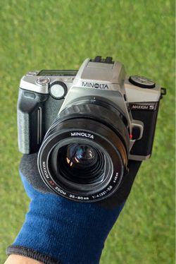 Minolta Maxxum 5 35mm Film SLR Camera