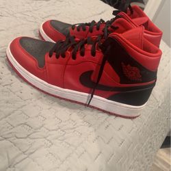 Nike Air Jordan 1 Mid Reverse Bred Black Red Shoes Men 