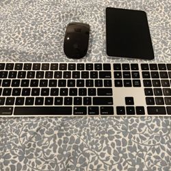 Magic Keyboard with Touch ID +Magic Trackpad + Magic Mouse