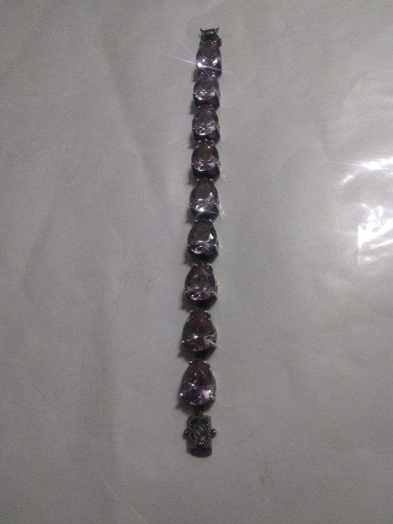 Silver Bracelet With Purple Spinel Pear Cut Lent 7 1/4 Used