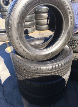Set semi new Goodyear 225/65/17