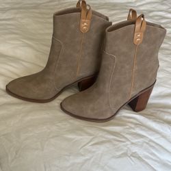 Mia High Boots Brand New 