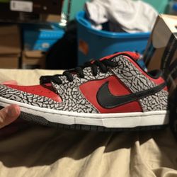 Ds Nike Sb Dunk Low Supreme Red Sz 10.5 