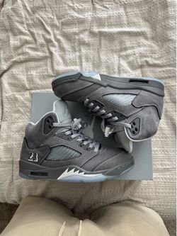 Wolf grey 5s size 8