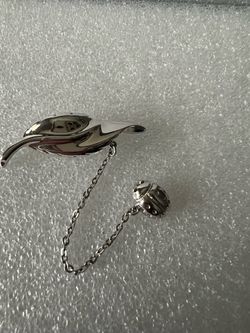 VTG Monet Silver Tone Leaf 1.5” Brooch w/ Attached Chain Ladybug .5” Pin 4” long
