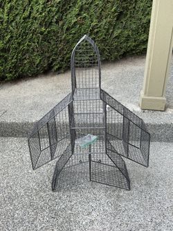 RH Industrial Wire Cubby Jet Shelf