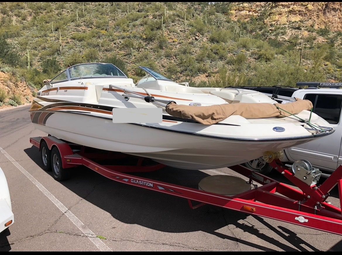 2004 Glastron DX235 Deck Boat