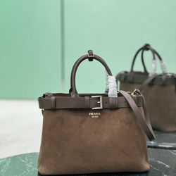 ππ«πππ suede strap handbag (medium size)