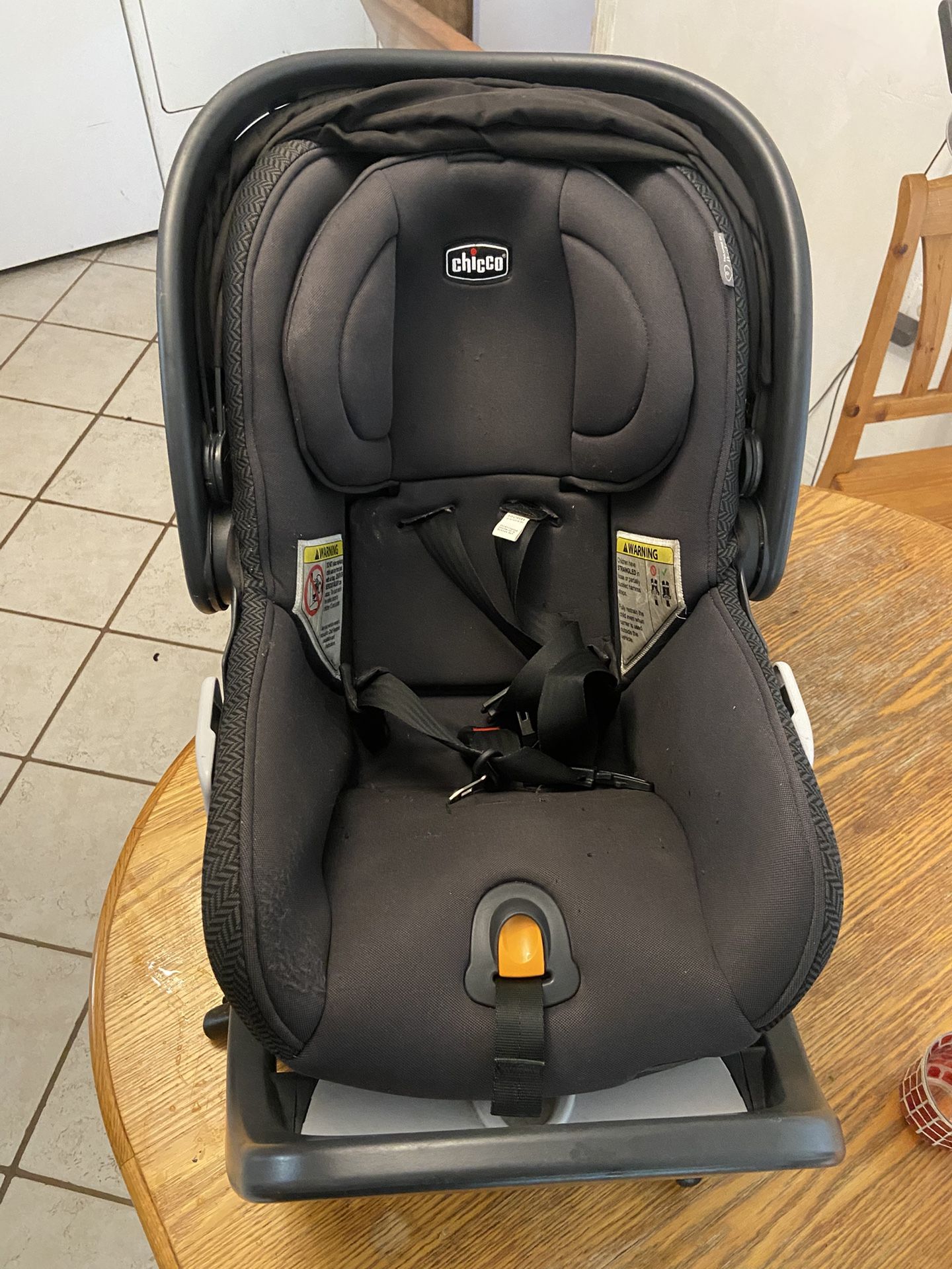Chicco Fit2 Infant Carseat
