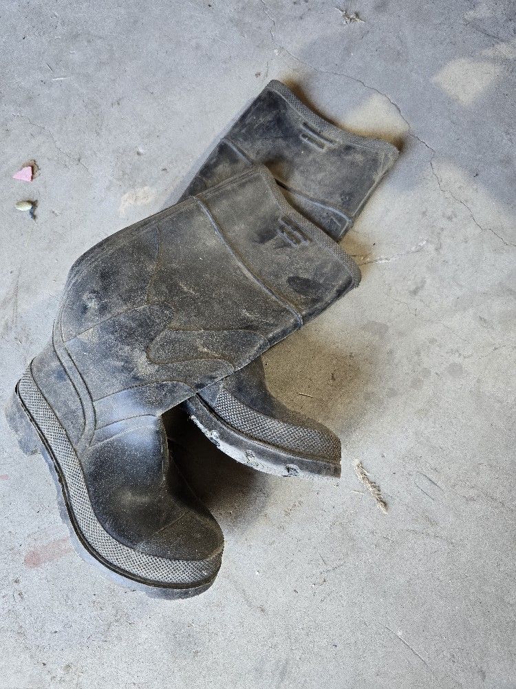 Size 6 Rubber Boots