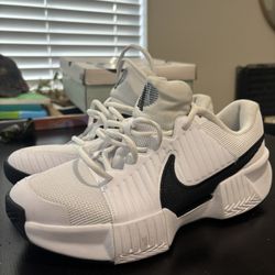 Women’s Nike AIR ZOOM, Size 9