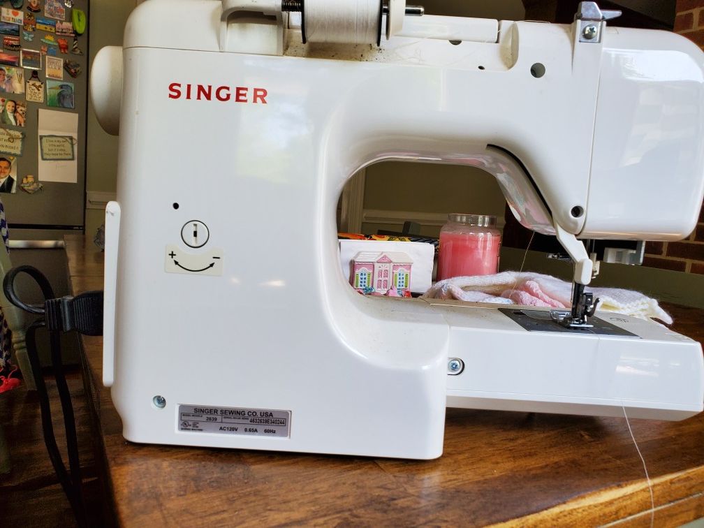 Singer Sewing Machine Model 2639 for Sale in Midlothian, VA OfferUp