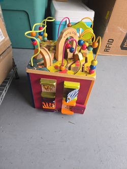 B. Toys Zany Zoo Wooden Activity Cube
