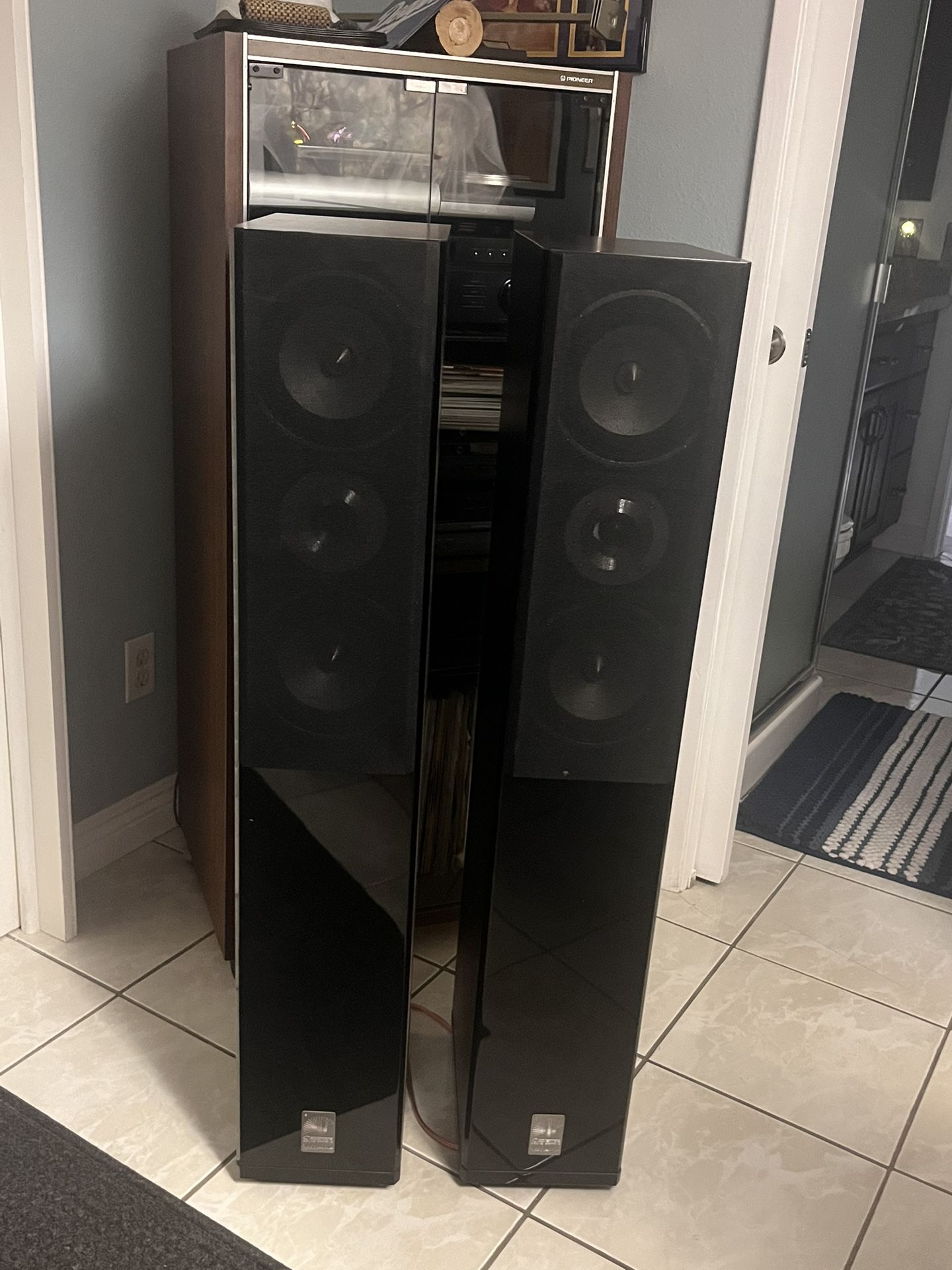 Cadence A-15 Floor standing Speakers