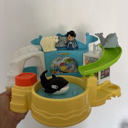 Little People Aquarium With Orca 