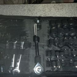 Compact Ratchet And Wrench Set