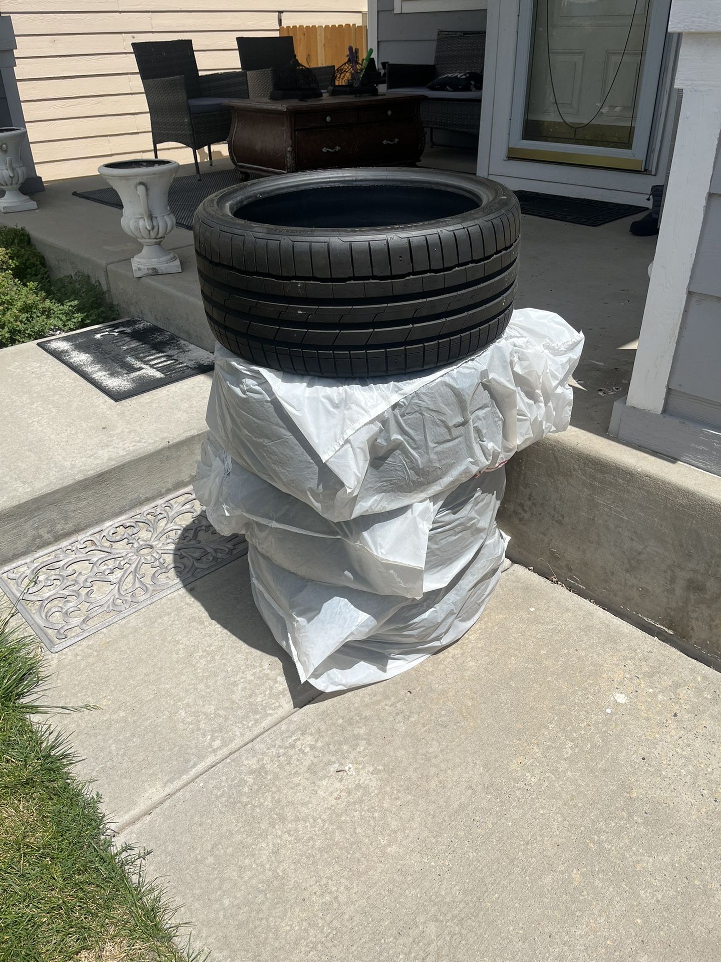 235-35-R19 Tires 