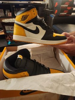 Nike Air Jordan 1 Retro High OG "Taxi" sneakers
